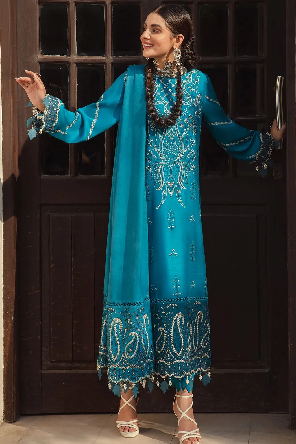 Afrozeh · Sardiyon Ki Kahani Winter Collection '21 – Feroza